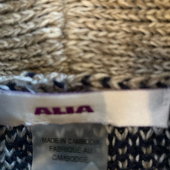 Santa Fe Style Sweater - Picture 3 of 3